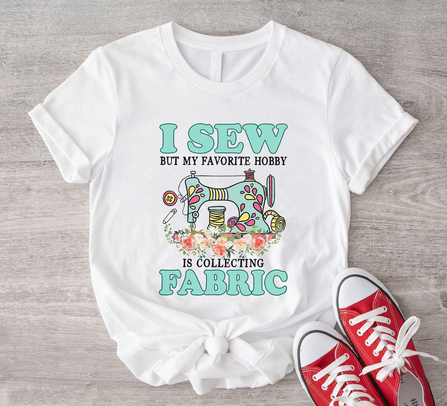 Yo coso pero mi pasatiempo favorito es coleccionar telas. Coser camisas