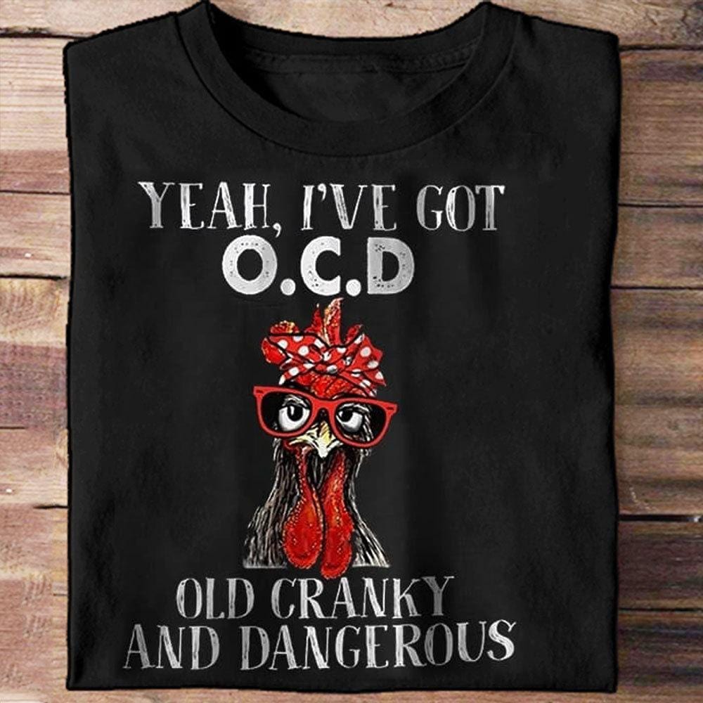 Sí, tengo viejas y gruñonas camisetas de pollo peligrosas