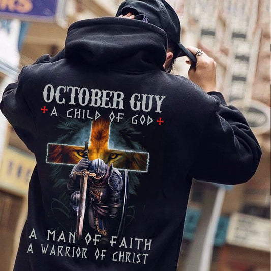 Sudadera con capucha y camisetas personalizadas de cumpleaños de Guy A Child Of God de octubre