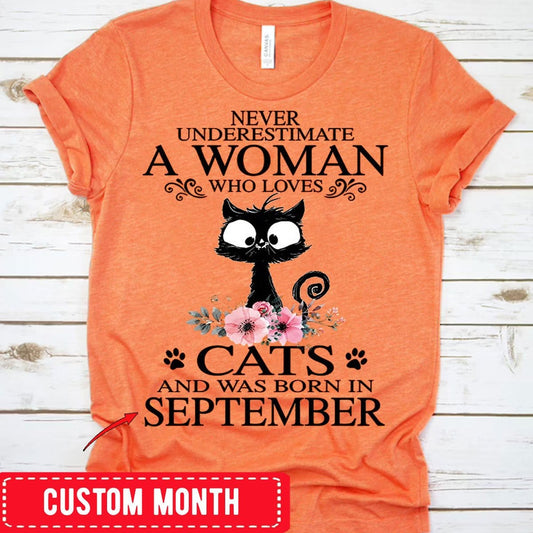 Nunca subestimes a una anciana que ama a los gatos y nació en septiembre. Camisetas de cumpleaños personalizadas