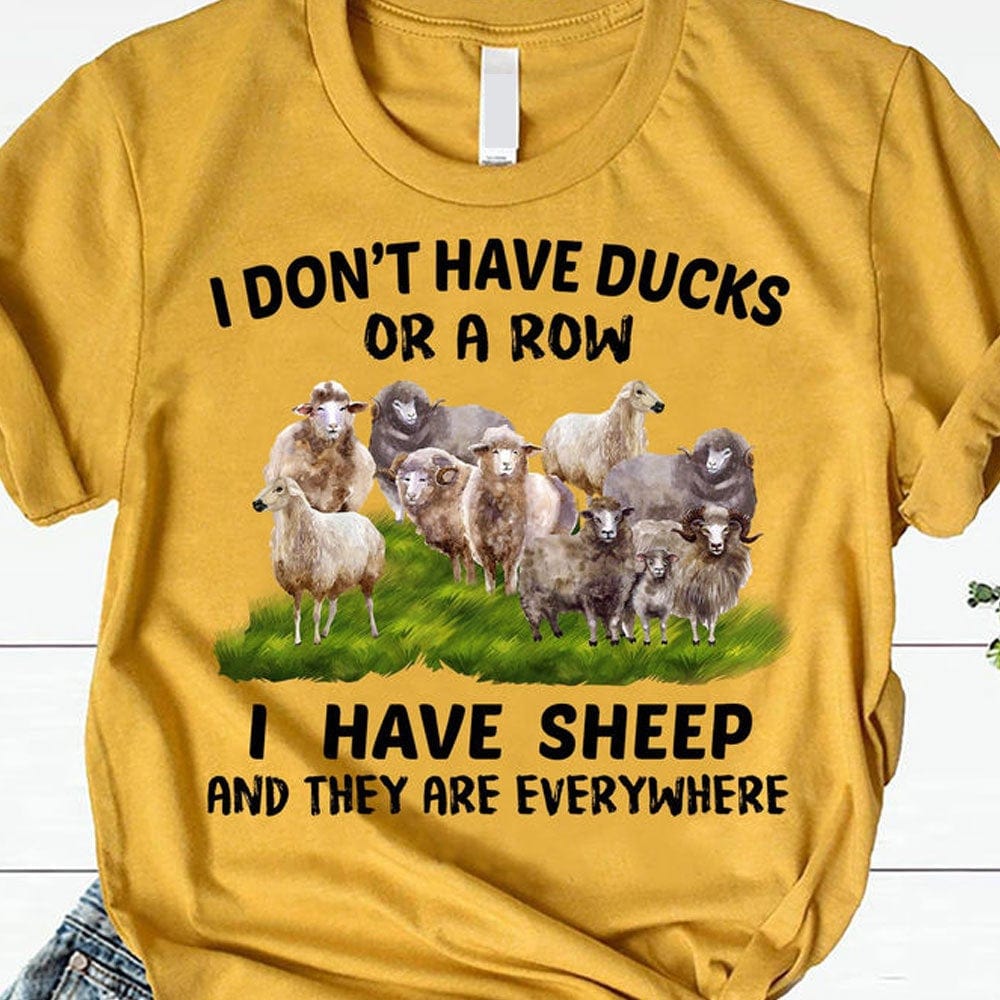 Tengo ovejas y están por todas partes Camisetas