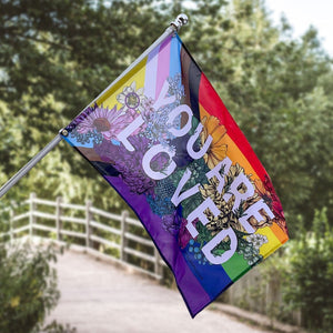 Bandera para casa y jardín del orgullo LGBT "Eres amado"