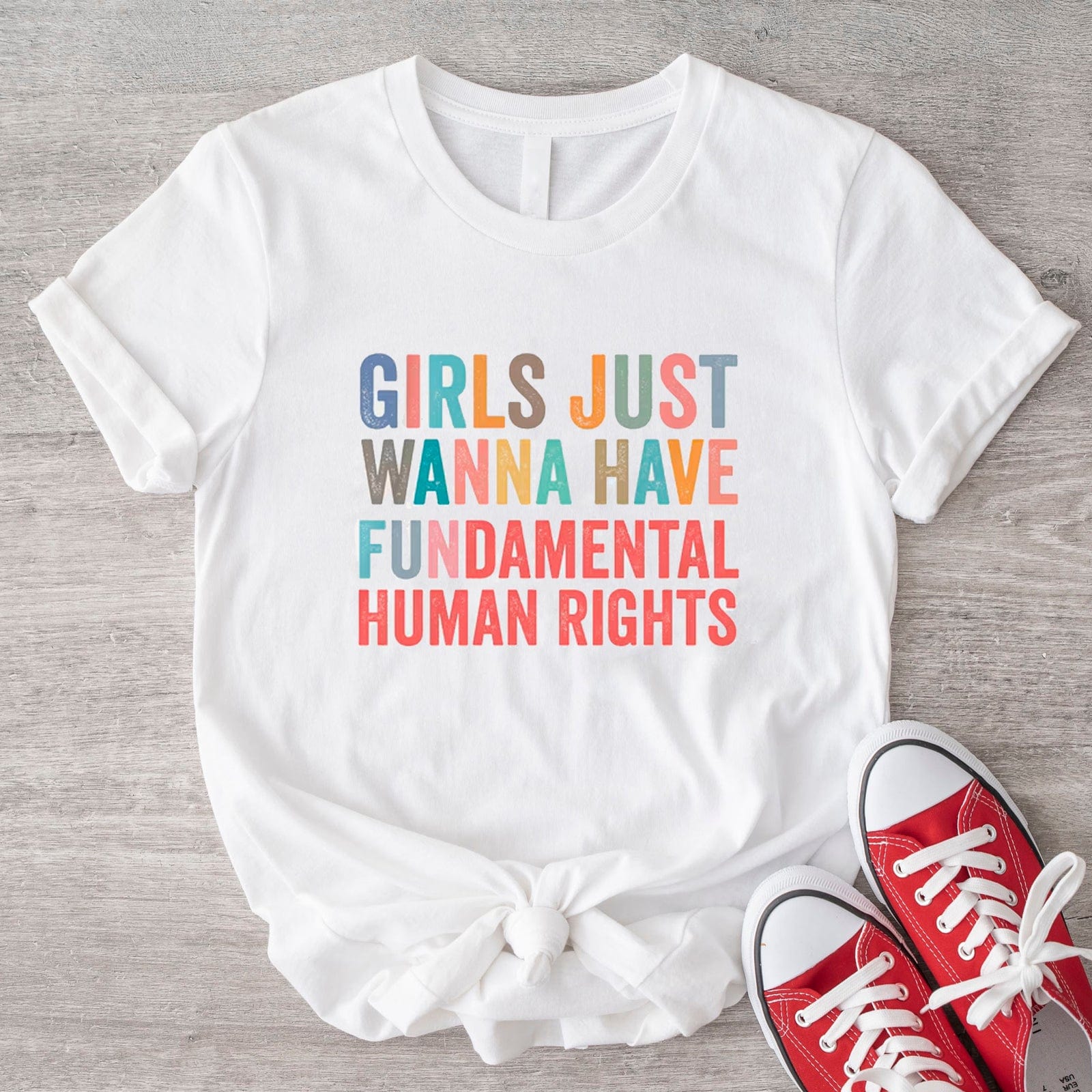 Linda camiseta feminista "Las chicas solo quieren tener derechos humanos fundamentales"