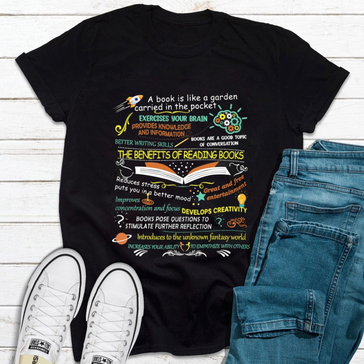 Un libro es como un jardín Camisetas de libros