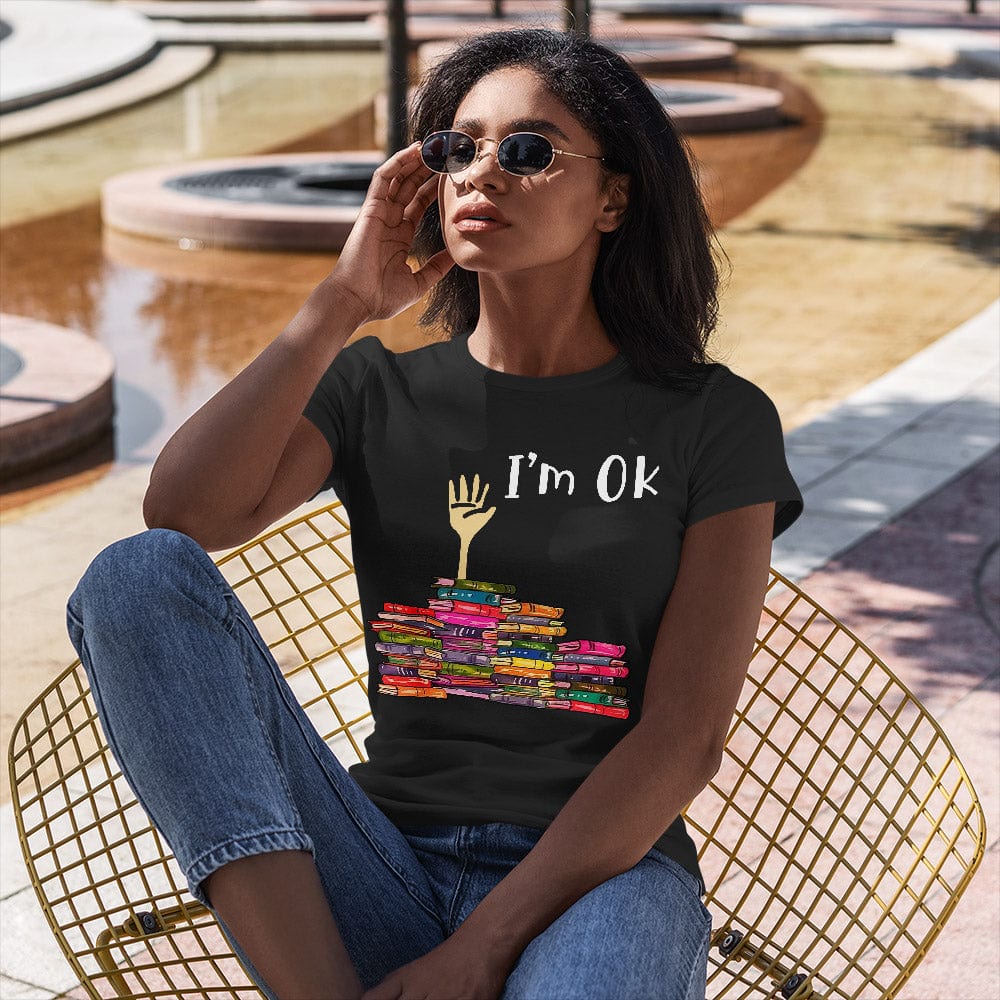 Camisetas con el mensaje "Estoy bien" en los libros