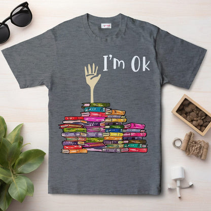 Camisetas con el mensaje "Estoy bien" en los libros