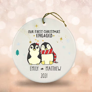 Adorno de compromiso de pingüino personalizado, nuestro primer adorno de compromiso navideño