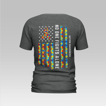 Camiseta de apoyo a la concienciación sobre el autismo, cinta con la bandera estadounidense que dice "Nadie lucha solo"