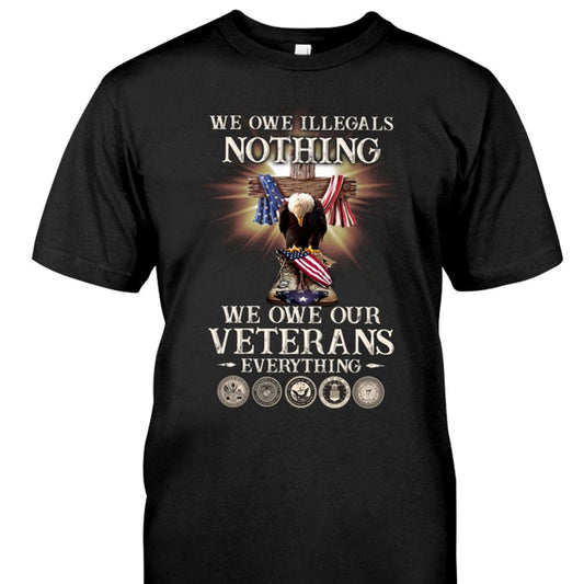 Camiseta con águila patriótica y medallas militares: honra a los veteranos y a los sólidos valores estadounidenses