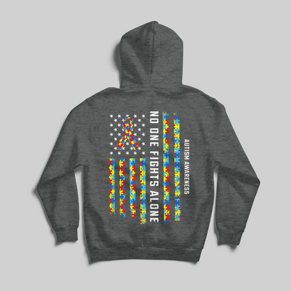 Camiseta de apoyo a la concienciación sobre el autismo, cinta con la bandera estadounidense que dice "Nadie lucha solo"