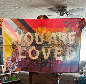 Bandera para casa y jardín del orgullo LGBT "Eres amado"