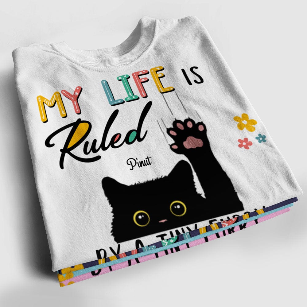 Camiseta personalizada con diseño de gato: mi vida está gobernada por un pequeño señor peludo