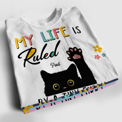 Camiseta personalizada con diseño de gato: mi vida está gobernada por un pequeño señor peludo