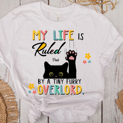 Camiseta personalizada con diseño de gato: mi vida está gobernada por un pequeño señor peludo