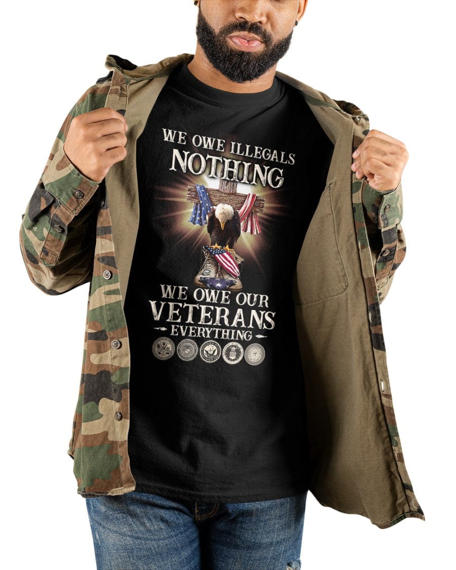 Camiseta con águila patriótica y medallas militares: honra a los veteranos y a los sólidos valores estadounidenses