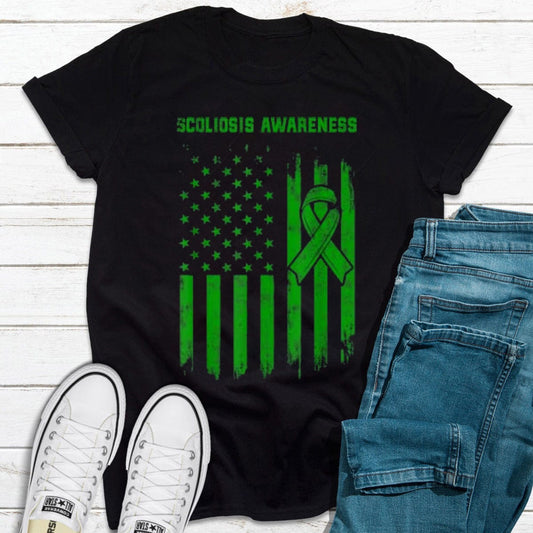 Camiseta con la bandera estadounidense para concienciar sobre la escoliosis