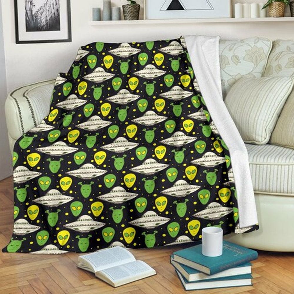 Alien And UFO Pattern Fleece & Sherpa Blanket