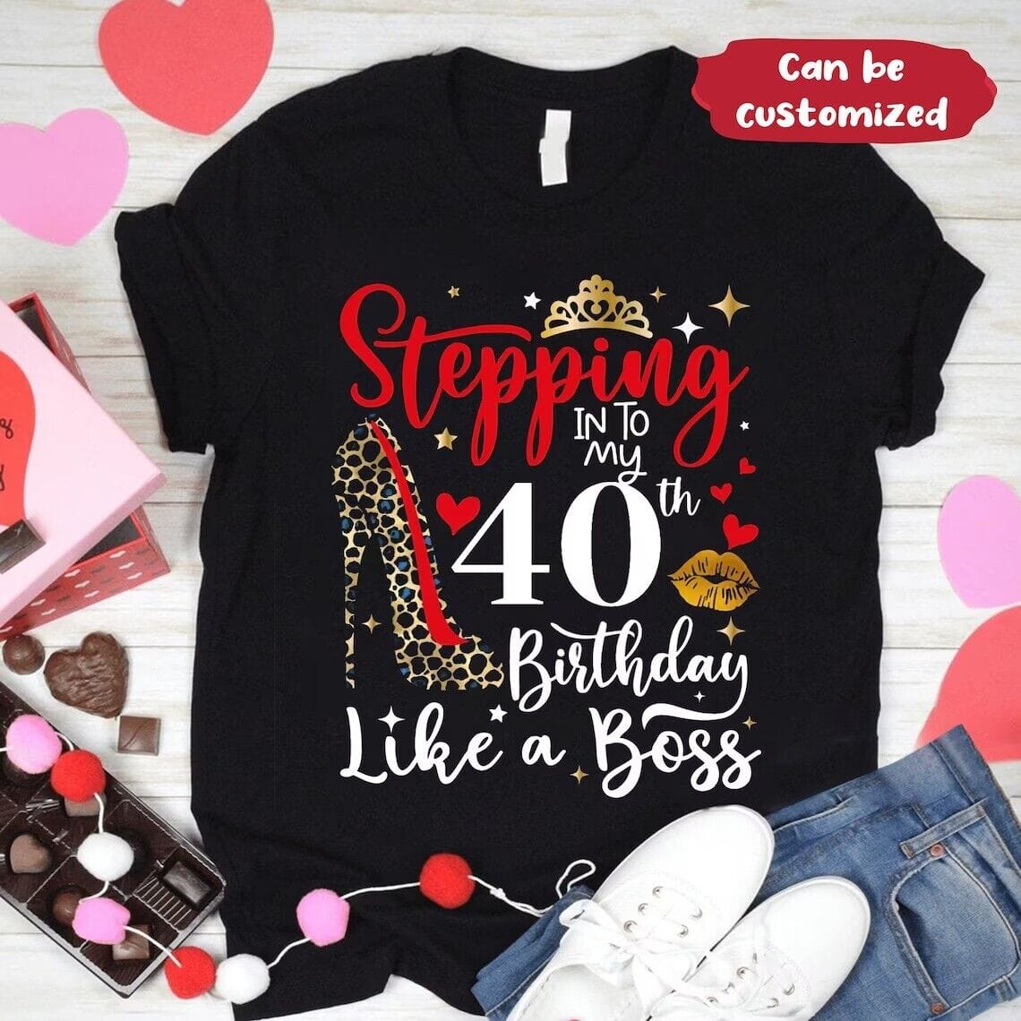 Camiseta de cumpleaños personalizada con tacones altos y texto "Entrando en mi 40.º cumpleaños"