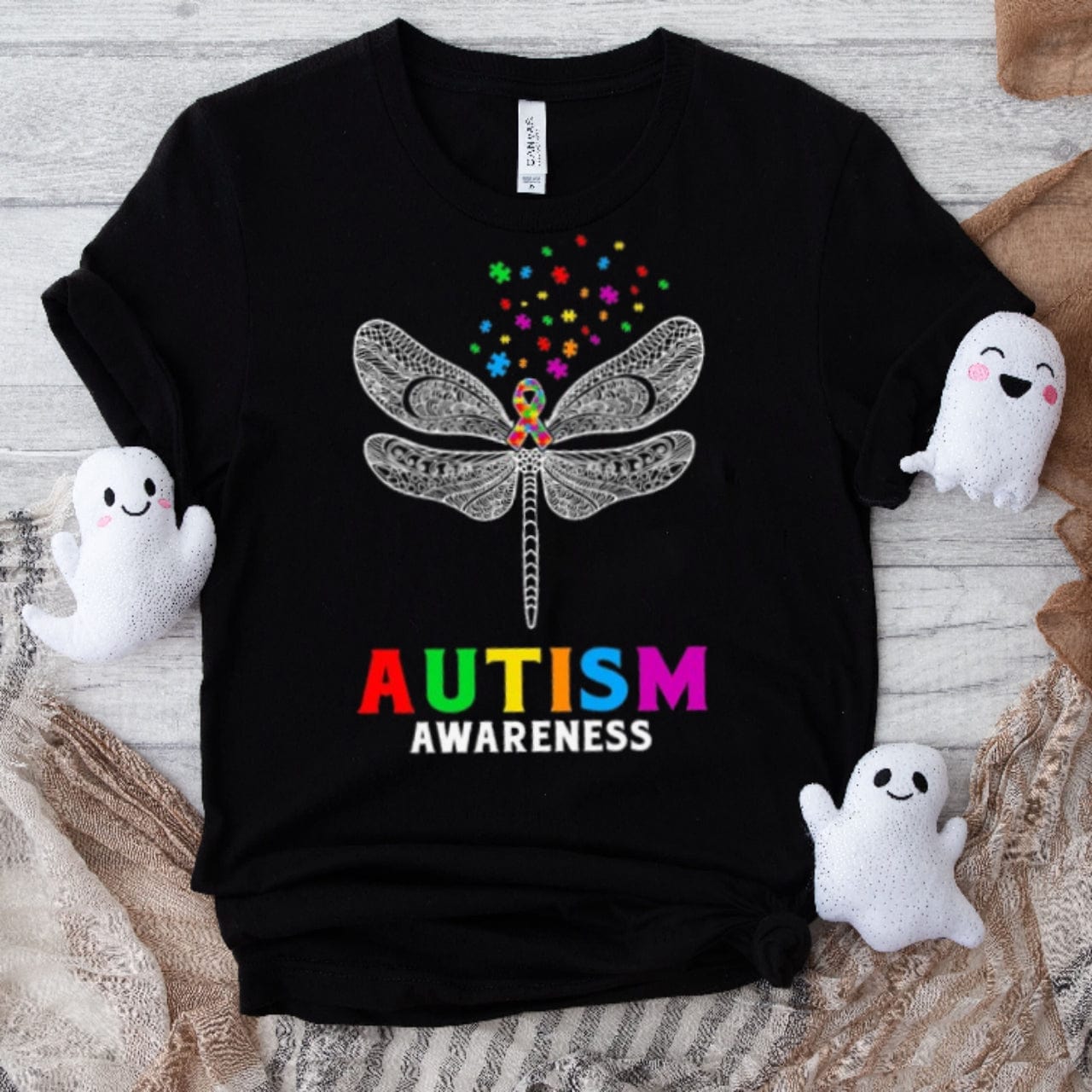 Camiseta con libélula de concienciación sobre el autismo de Comfort Colors