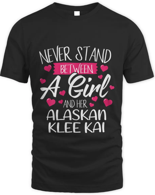 Nunca te interpongas entre una chica y su camiseta de Alaskan Klee Kai