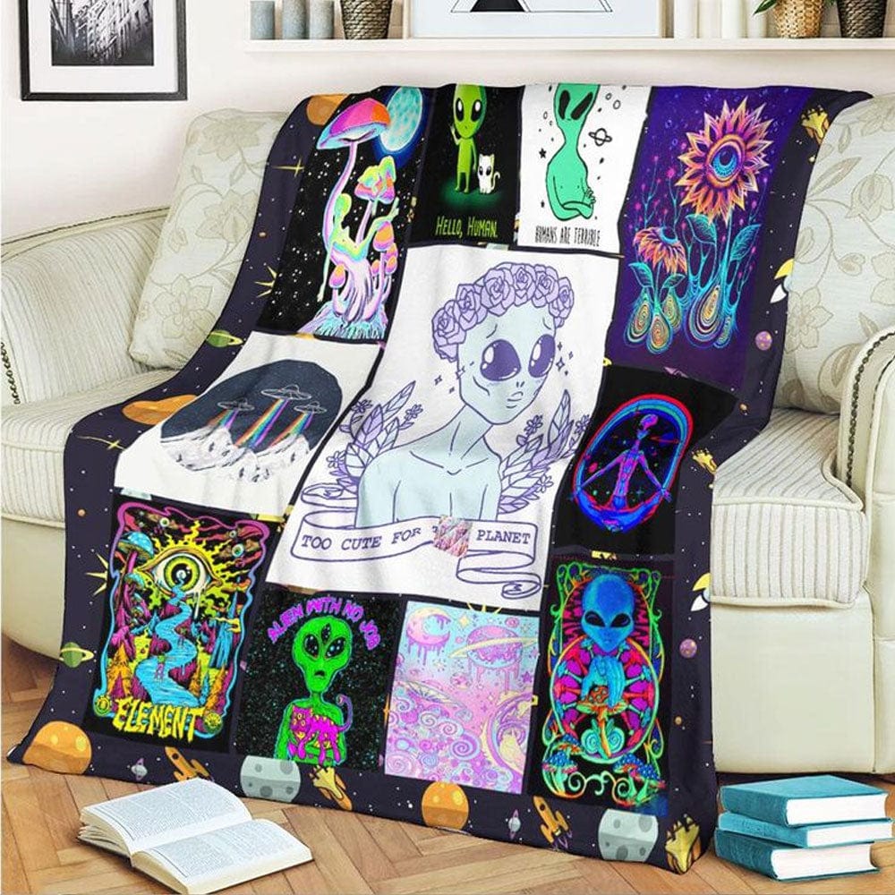 Alien Pattern Fleece & Sherpa Blanket