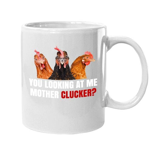 ¿Me estás mirando, mamá Clucker? Taza de pollo