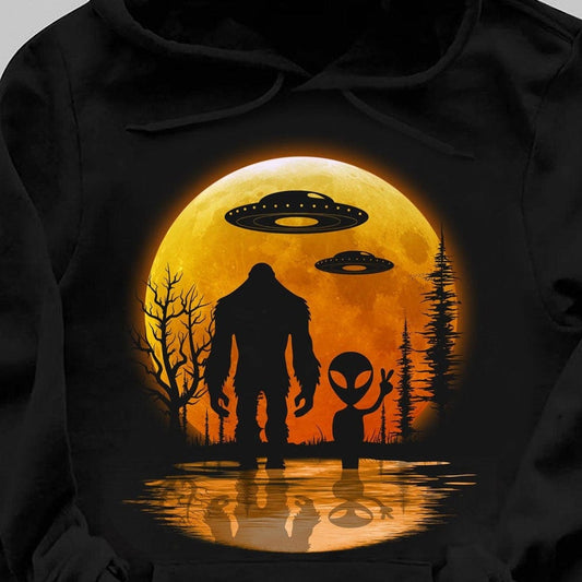 Camisetas de Pie Grande y extraterrestres