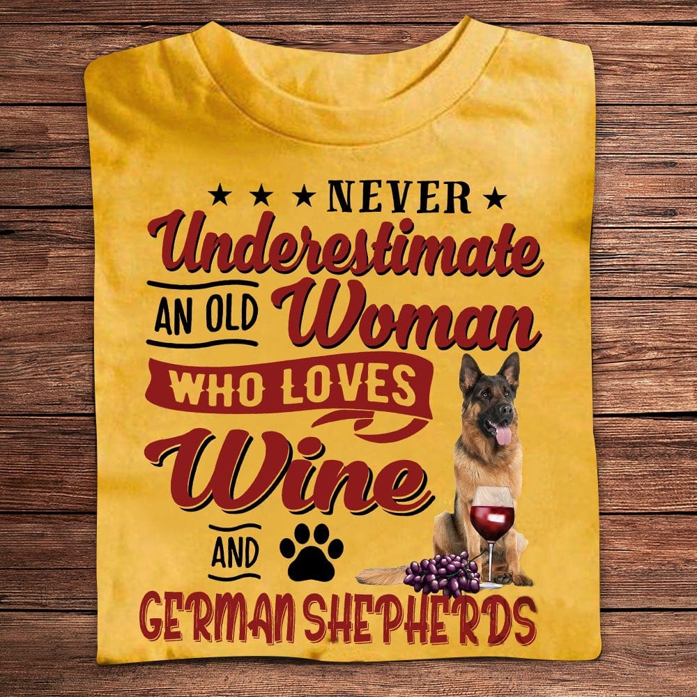 Nunca subestimes a una anciana que ama el vino y las camisetas de pastor alemán