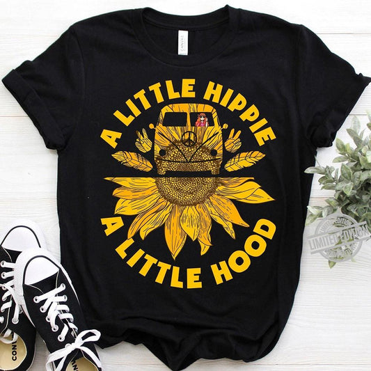 Una camiseta con un poco de hippie y una pequeña capucha