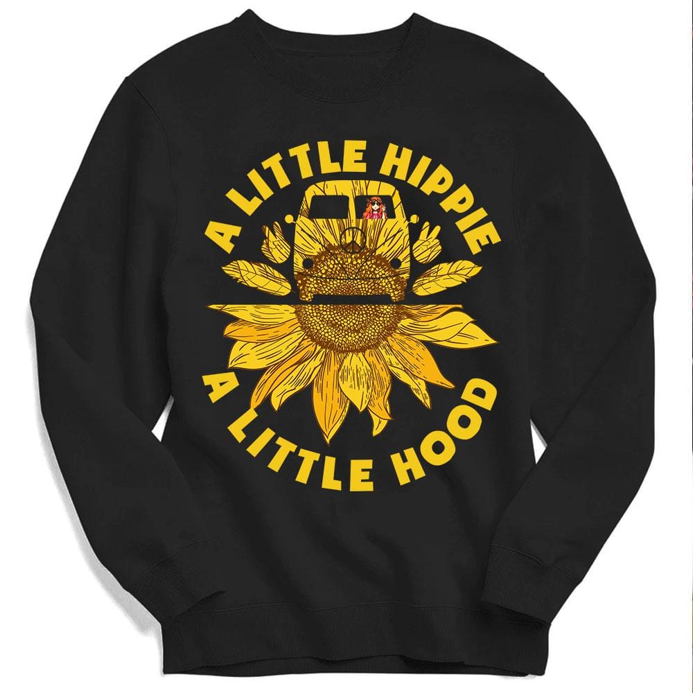 Un pequeño hippie, una pequeña capucha, camisetas con capucha hippie