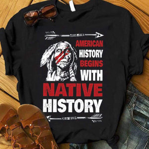 Sudadera y camisetas con el lema La historia de Estados Unidos comienza con la historia de los nativos