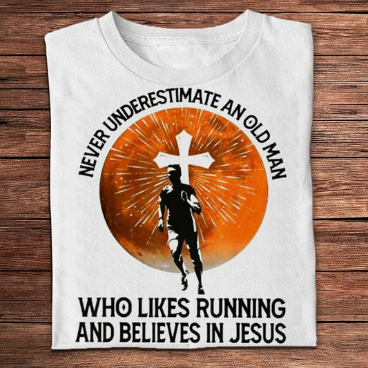 Nunca subestimes a un anciano al que le gusta correr y cree en las camisetas de Jesús