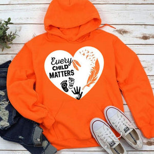 Cada niño importa, sudadera con capucha del día de la camiseta naranja, escuelas residenciales, corazón indígena