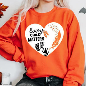 Cada niño importa, sudadera con capucha del día de la camiseta naranja, escuelas residenciales, corazón indígena