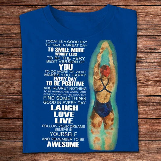 Sonríe más, preocúpate menos, ríe, ama, vive Camisetas de natación