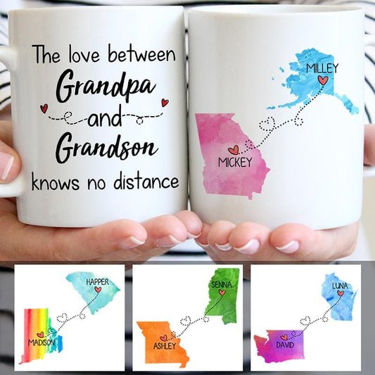 Taza personalizada para el Día del Padre con el mensaje "Abuelo y nieto, el amor no conoce distancias"