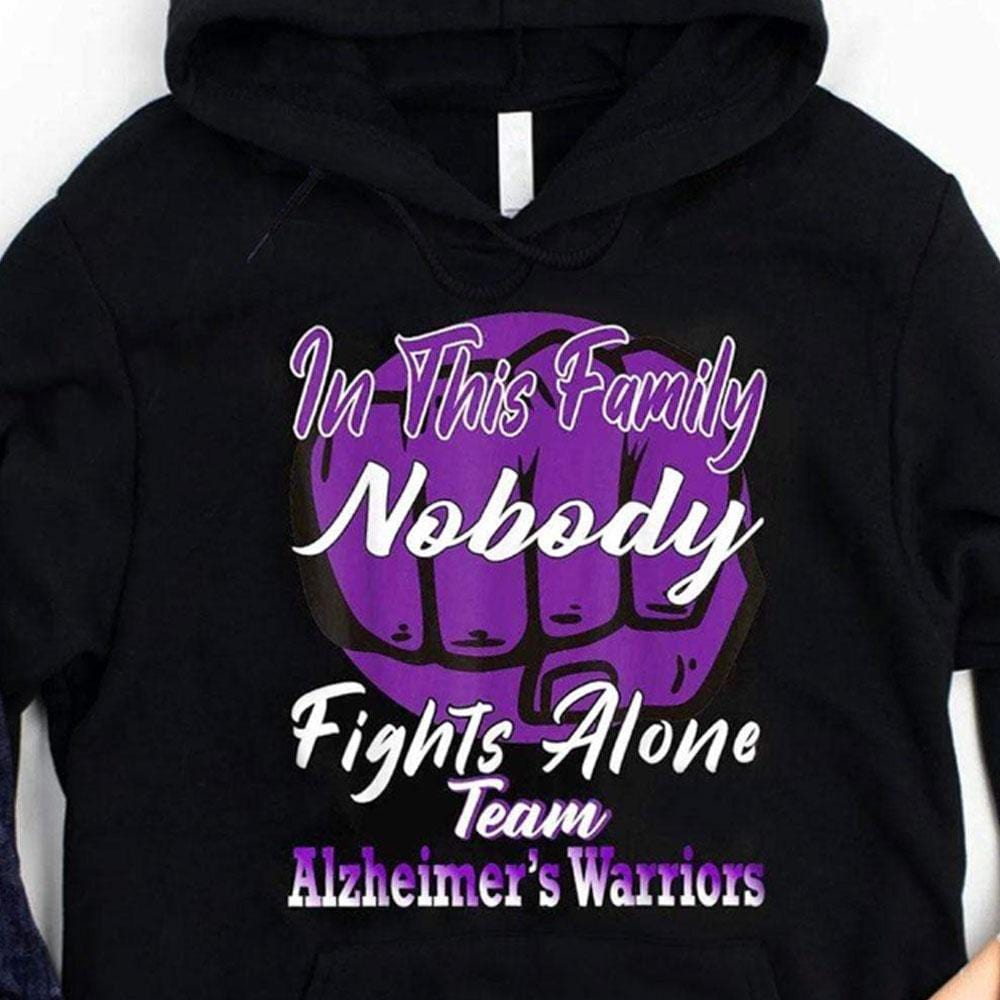 En esta familia nadie lucha solo, sudadera con capucha y camiseta contra el Alzheimer