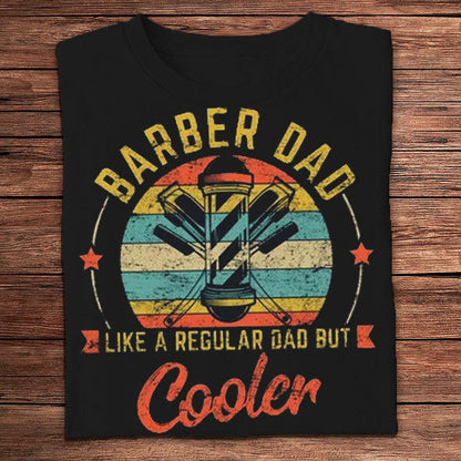 Papá barbero como un papá normal pero con camisetas vintage más geniales