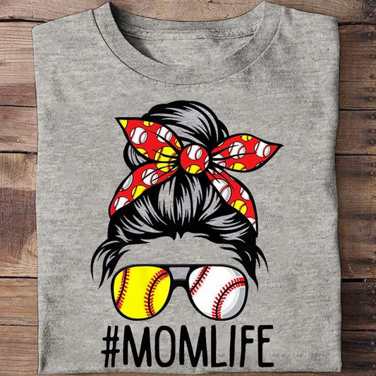 Camiseta de béisbol con el mensaje "Vida de mamá"