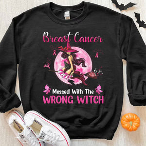 Sudadera con capucha y camiseta de Halloween sobre el cáncer de mama y la bruja equivocada