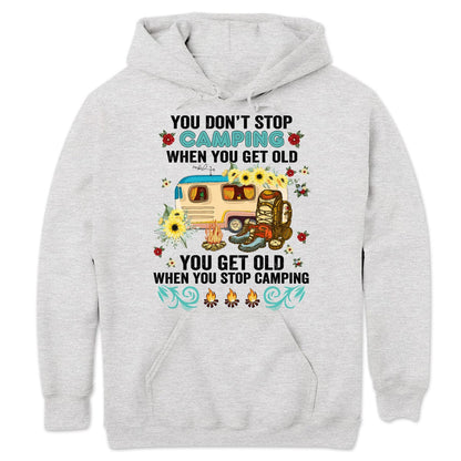 Camisetas divertidas para acampar para mujeres Envejeces cuando dejas de hacerlo
