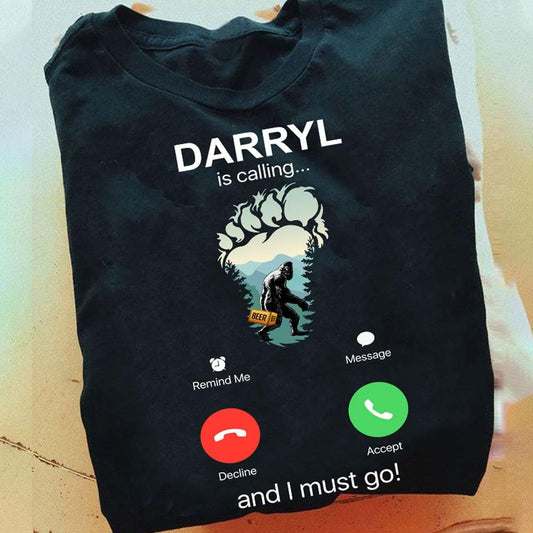 Camisetas divertidas para acampar Darryl me llama, debo ir