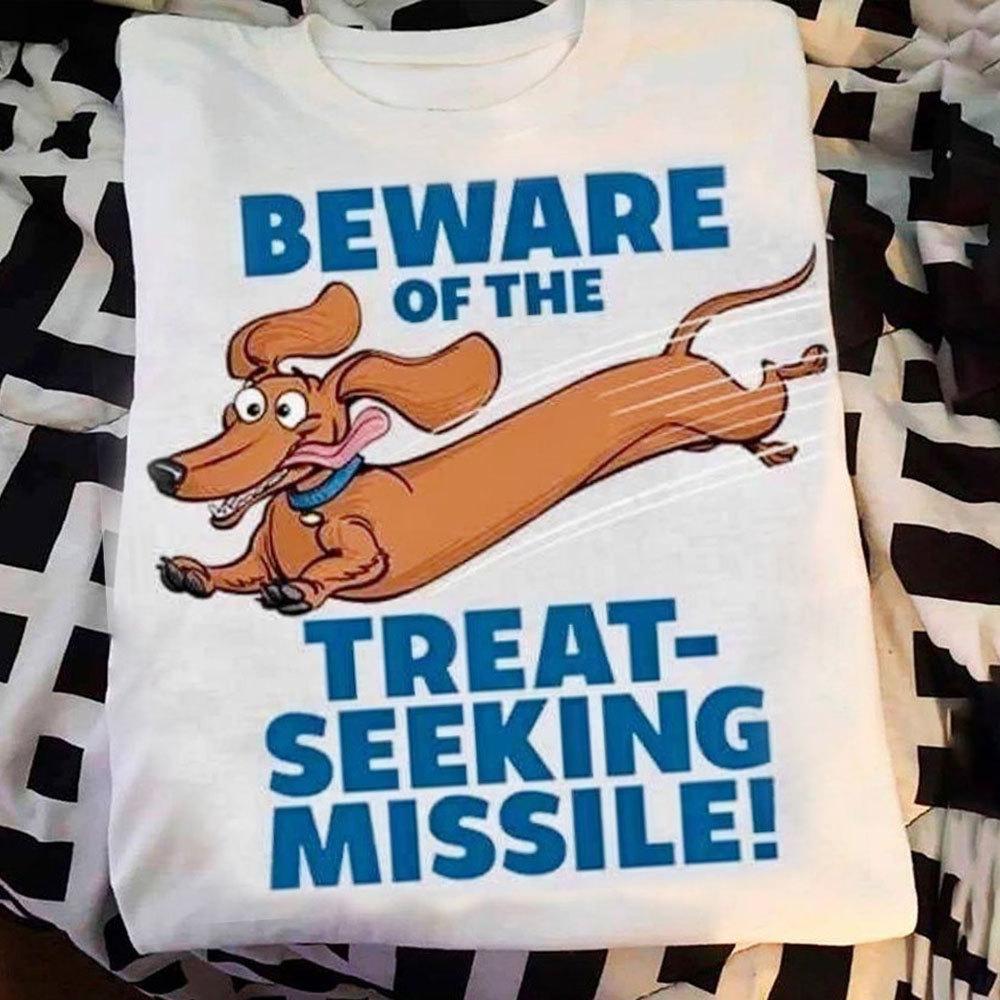 Cuidado con las golosinas: camisetas de Dachshund Seeking Missile