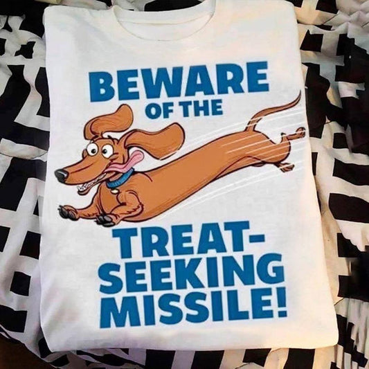 Cuidado con las golosinas: camisetas de Dachshund Seeking Missile