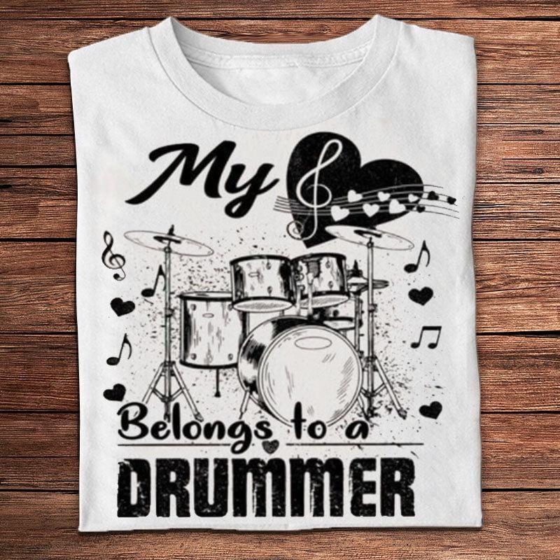 Mi corazón pertenece a un baterista Camisetas
