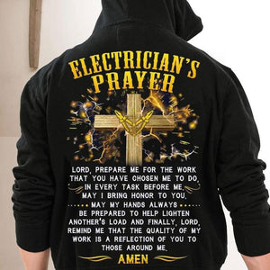 Oración del electricista con camisas cruzadas