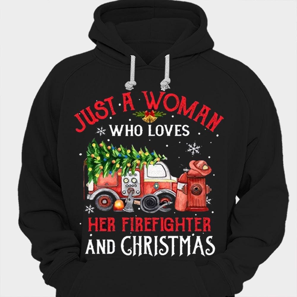 Solo una mujer que ama a los bomberos y las camisetas navideñas