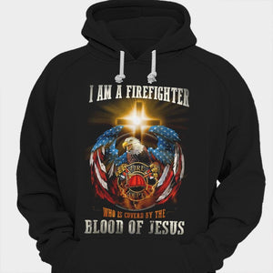 Soy un bombero que está cubierto por la sangre de Jesús Camisetas