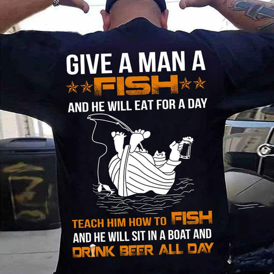 Camisetas de pesca divertidas para hombres Enséñele a pescar y beba cerveza todo el día