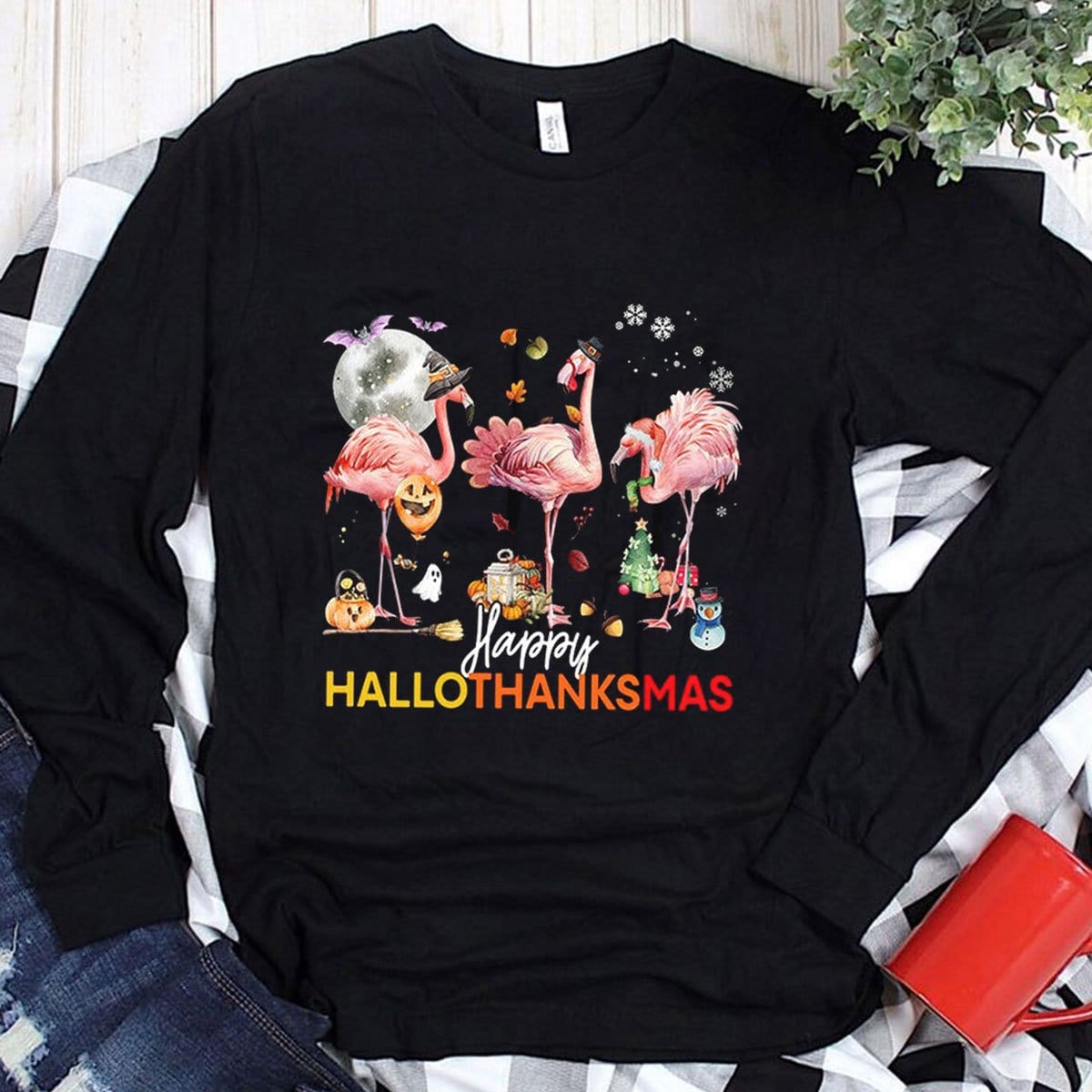 Sudadera con capucha y camiseta con el lema "Happy Hallothanksmas Flamingo"